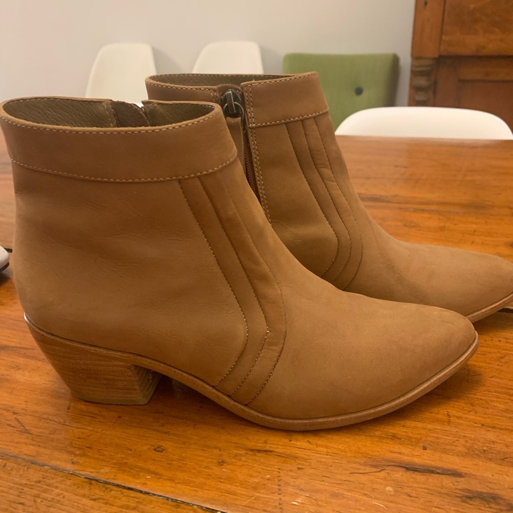 Camel suede angle boot, barely worn. Size 6.5M